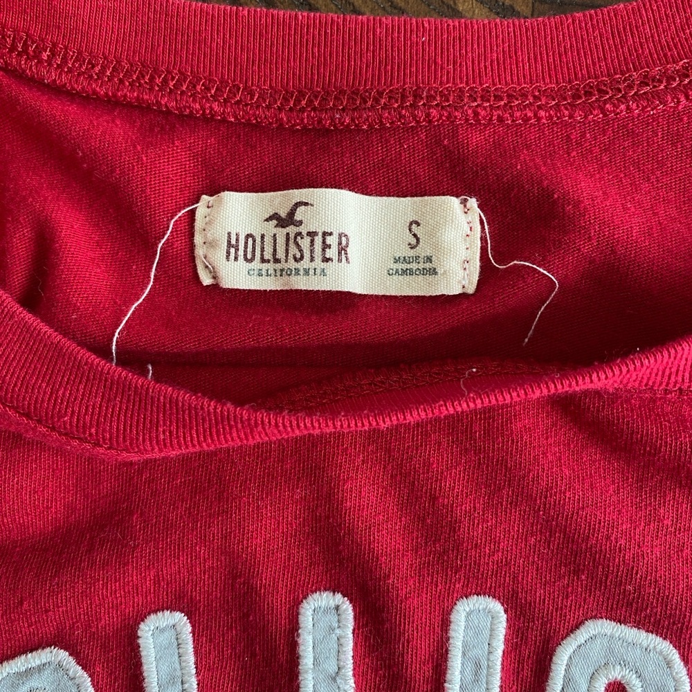 Two Women’s Hollister Shirts- (Multicolor) and the other one is Red - Picture 5 of 5